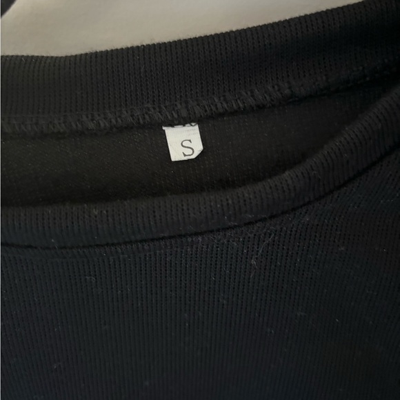 Black Cropped Sweatshirt - Picture 2 of 3